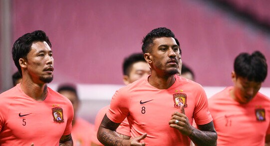 保利尼奥一脚兜射破门,保利尼奥二射一传