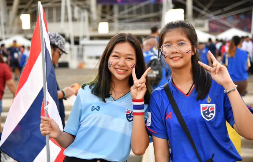 泰国足球狂欢,泰国球迷泰国vs新加坡