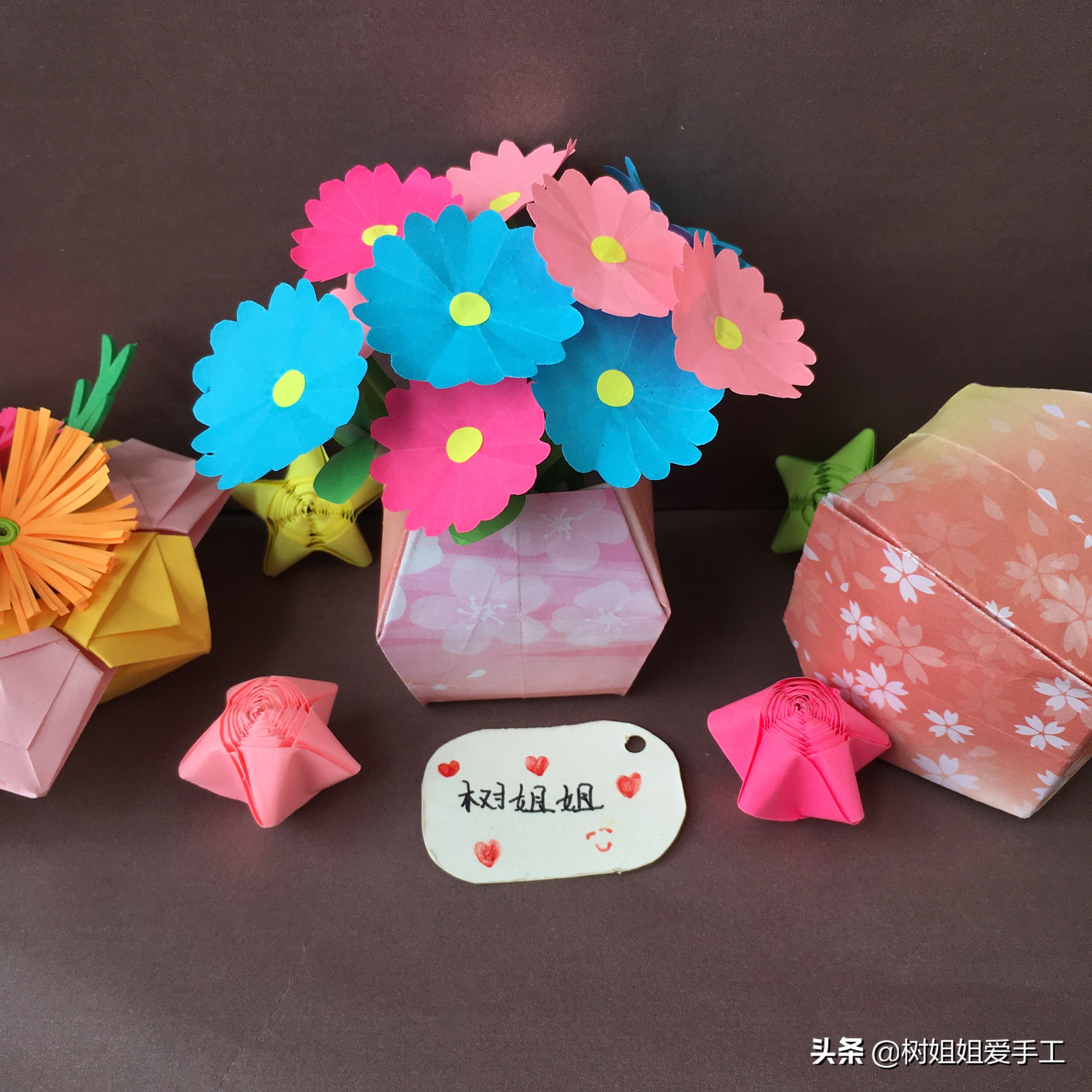 装饰花瓶折纸教程,装饰花束折纸手工