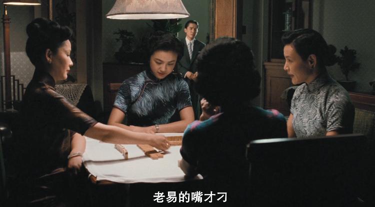 两个美女在公司打架薅头发,泰剧女人打架抓脸薅头发