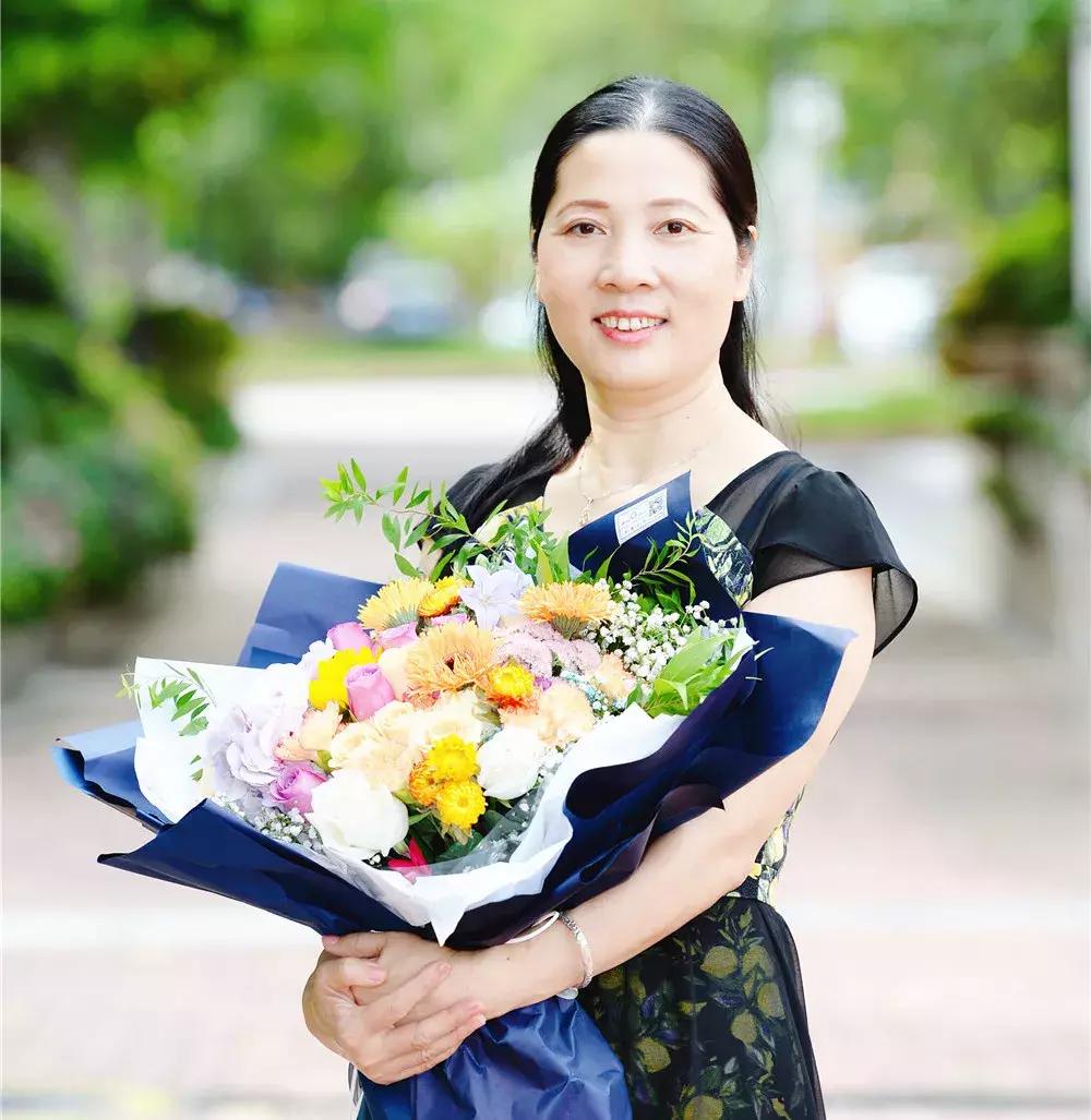 三尺讲台上的梦想,三尺讲台是我的梦想