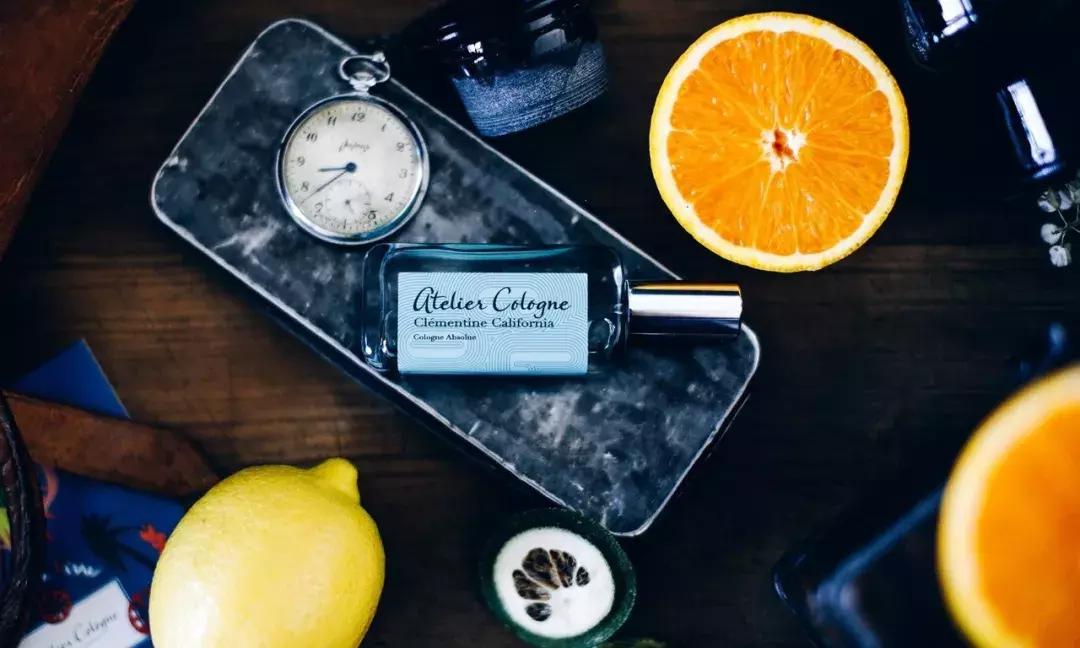 一闻就觉得不简单的香水推荐,让人一闻就无法自拔的香水推荐