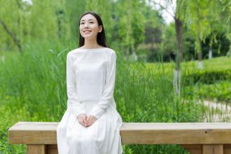 跨国网络征婚中介工作人员：中国的女孩，我看不懂