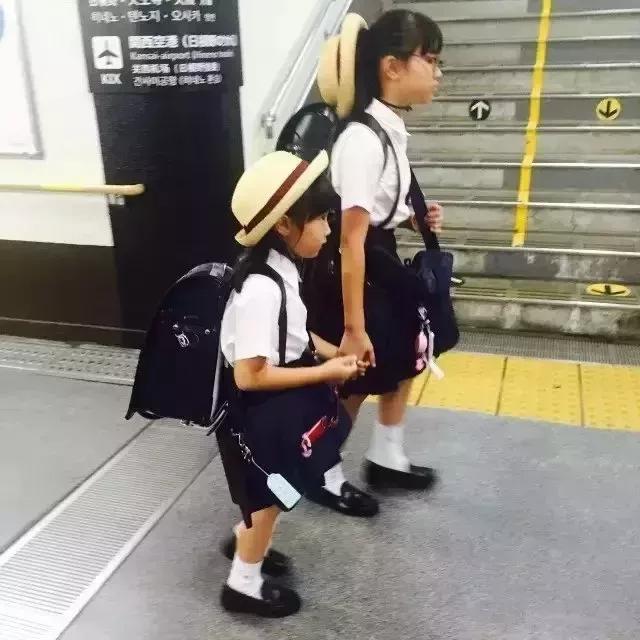 日本书包为什么卖这么贵？我们是否选择购买？