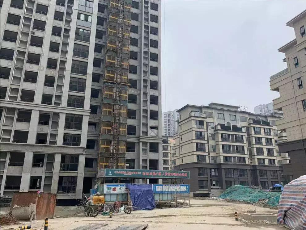 10000人抢房,千人抢二手房还便宜吗