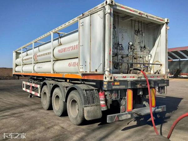 lng车辆爆炸视频,lng运输车辆追尾泄漏起火处理方法