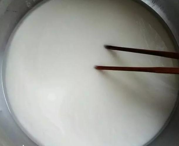 自己在家拌大拉皮做法,自制东北大拉皮正宗的做法