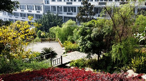 初中报考铁路学校和高中有啥区别,选择铁道学校有什么好处