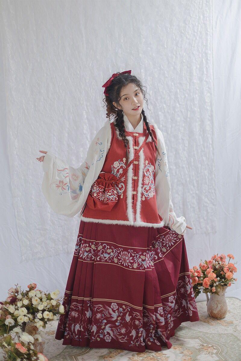 今年最新款的汉服冬天穿的,冬季汉服女保暖加厚全套