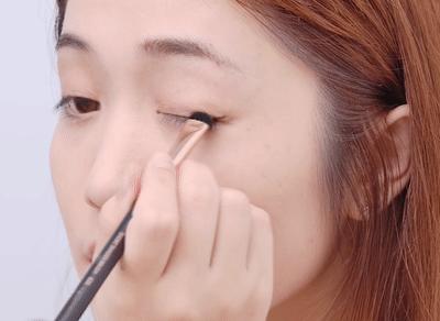 夏天怎么化妆清爽遮瑕不脱妆,夏天如何化妆不脱妆