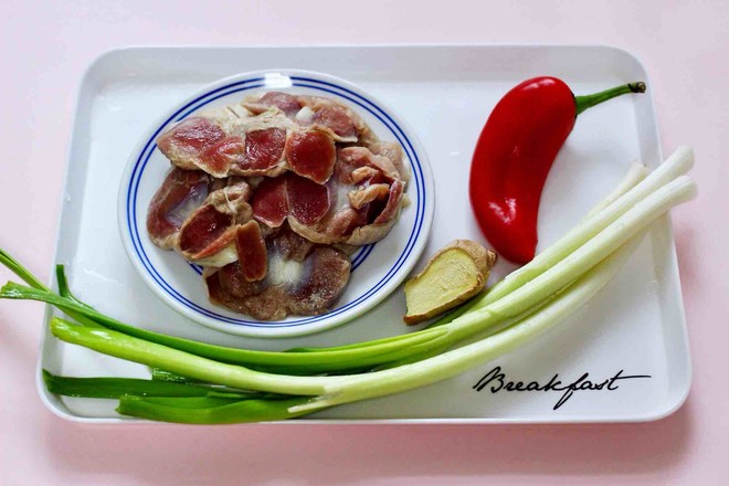 鸡胗炒鸡胗需要焯水吗,炒鸡胗用不用先煮熟