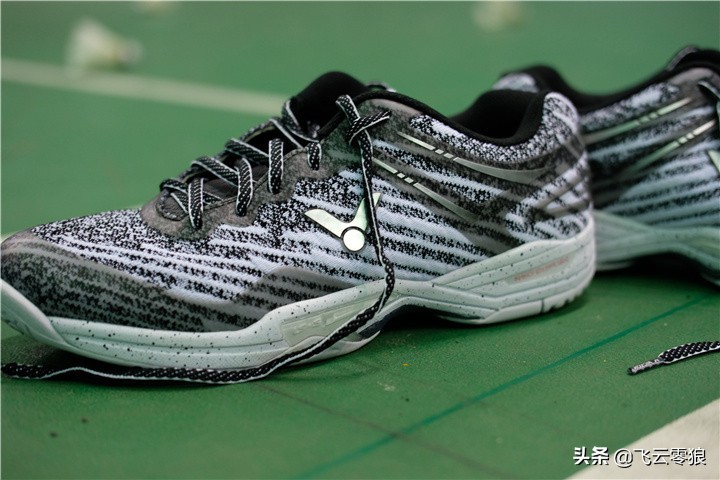 飞云a922评测,羽毛球鞋排行榜前十名中羽