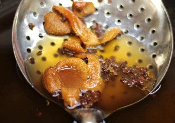 油炸剩的油怎么倒掉,油炸后的废油怎么处理