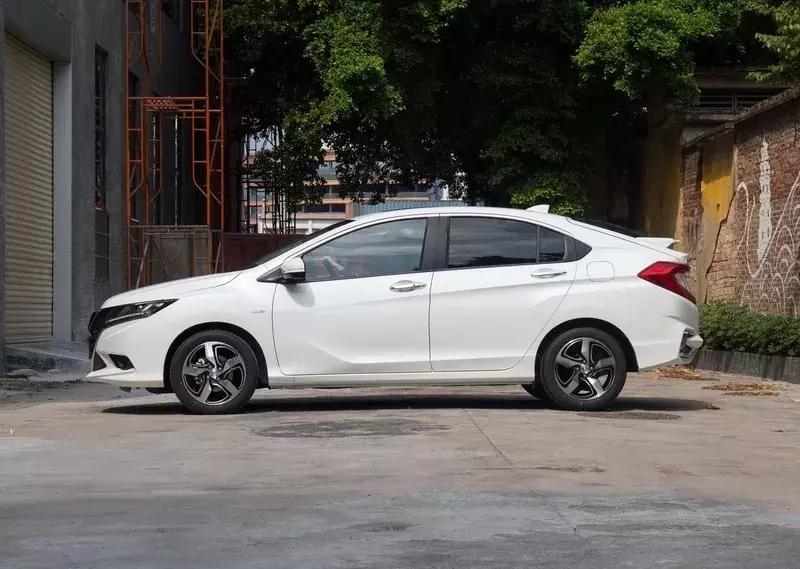 竞瑞是地球梦发动机吗,18年的本田竞瑞卖多少钱