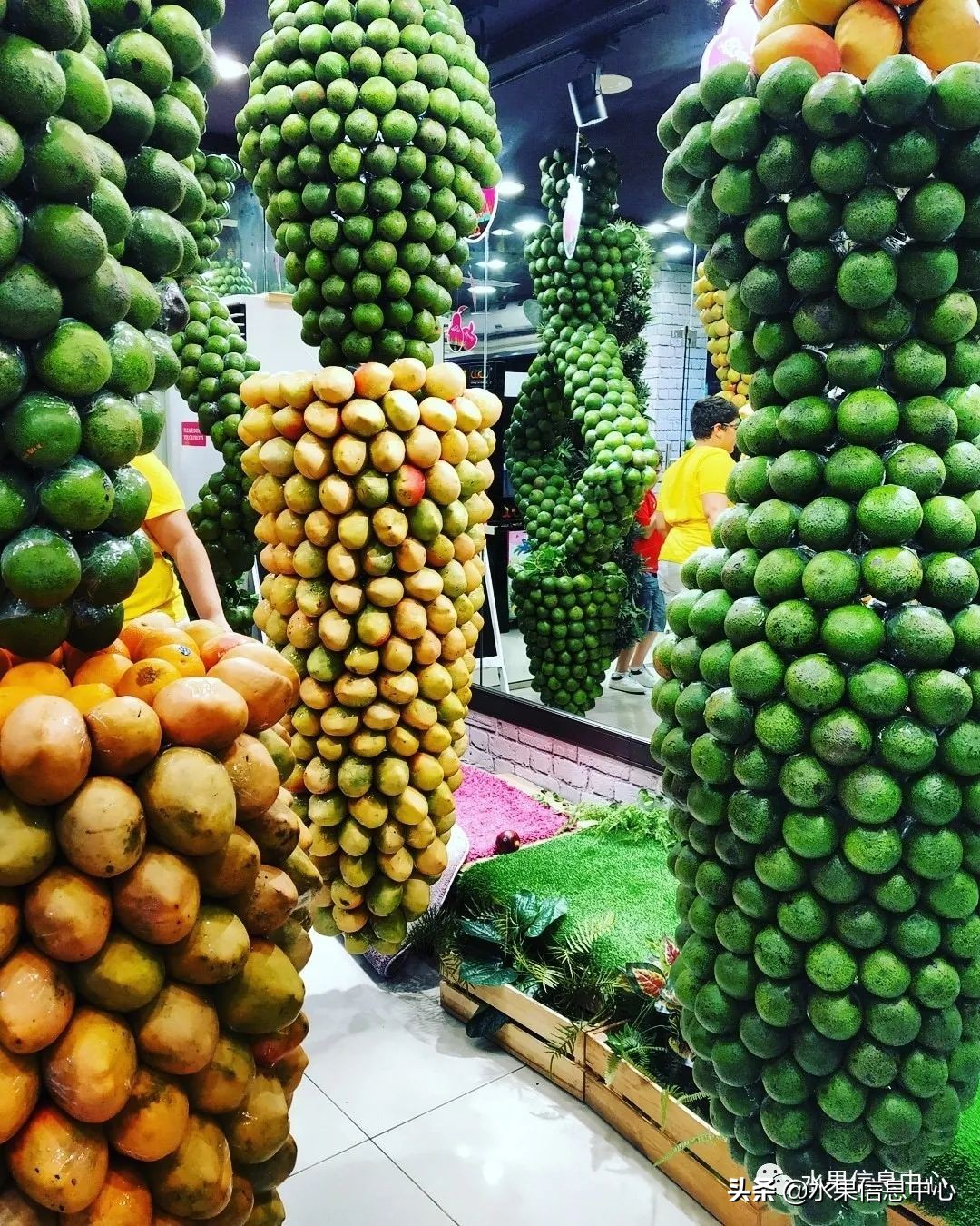 迪拜中国水果店,都说迪拜遍地黄金