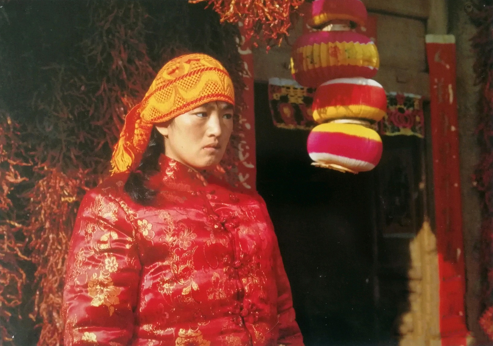 巩俐演技“封神”之作，如果你只看到了“土”，等于没看懂