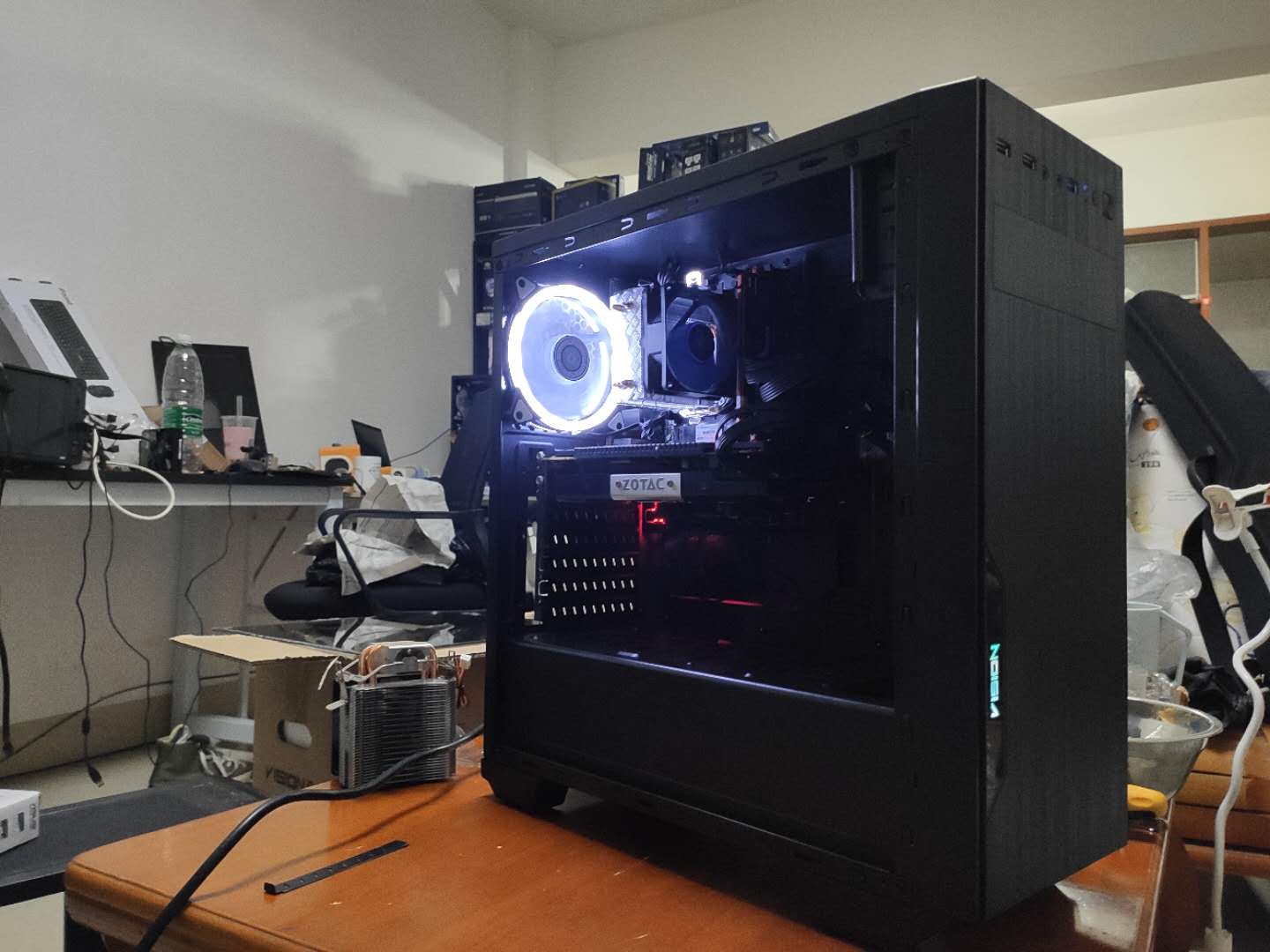 i39100f搭配1050ti吃鸡实测,2000元配置一台i39100f的主机