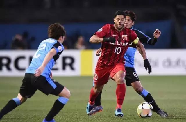 大腿极其强壮的十大足球运动员,足球运动员强壮大腿