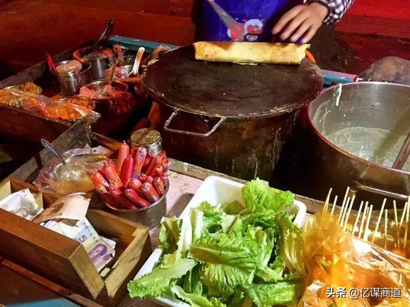 不起眼的路边摊轻松月入三万,一家30平的小店如何一年挣100w