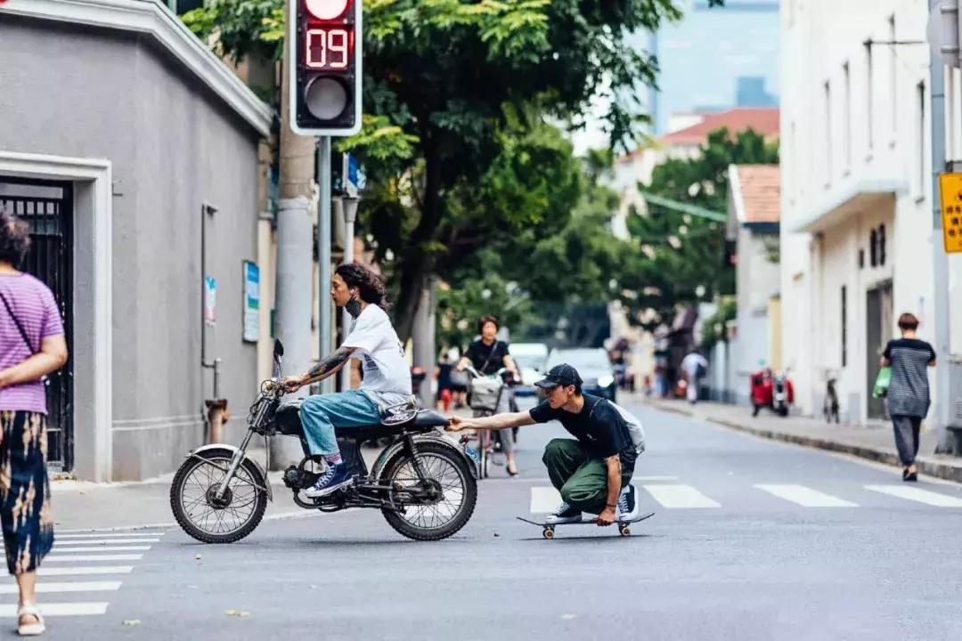 看男生第一眼会看穿搭,看男人的鞋子看品味