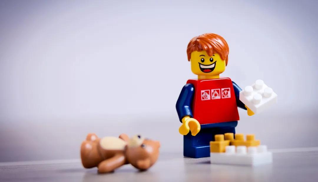 不止是玩具,乐高不止只是一个幼稚的玩具