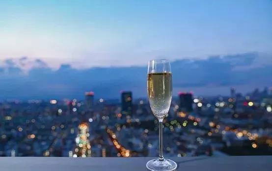 陵西街又换新餐厅“金手勺”“桥头排骨”两家评测