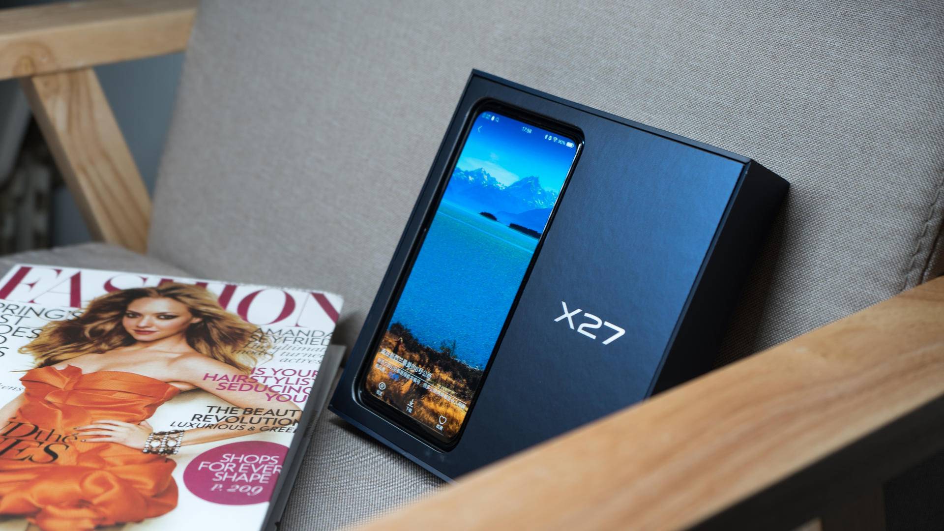 vivox27搭配零界全面屏设计,vivo最美旗舰手机x27全方面解析