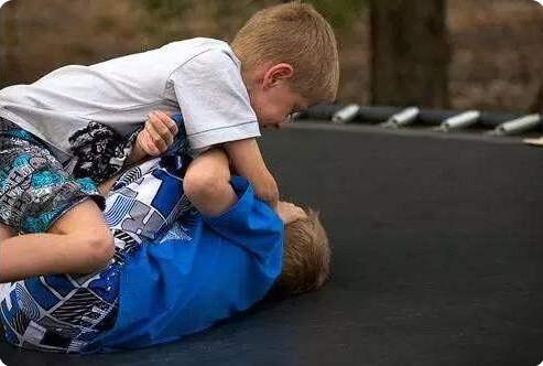 孩子被人打律师如何解答,孩子被打后如何做法律援助