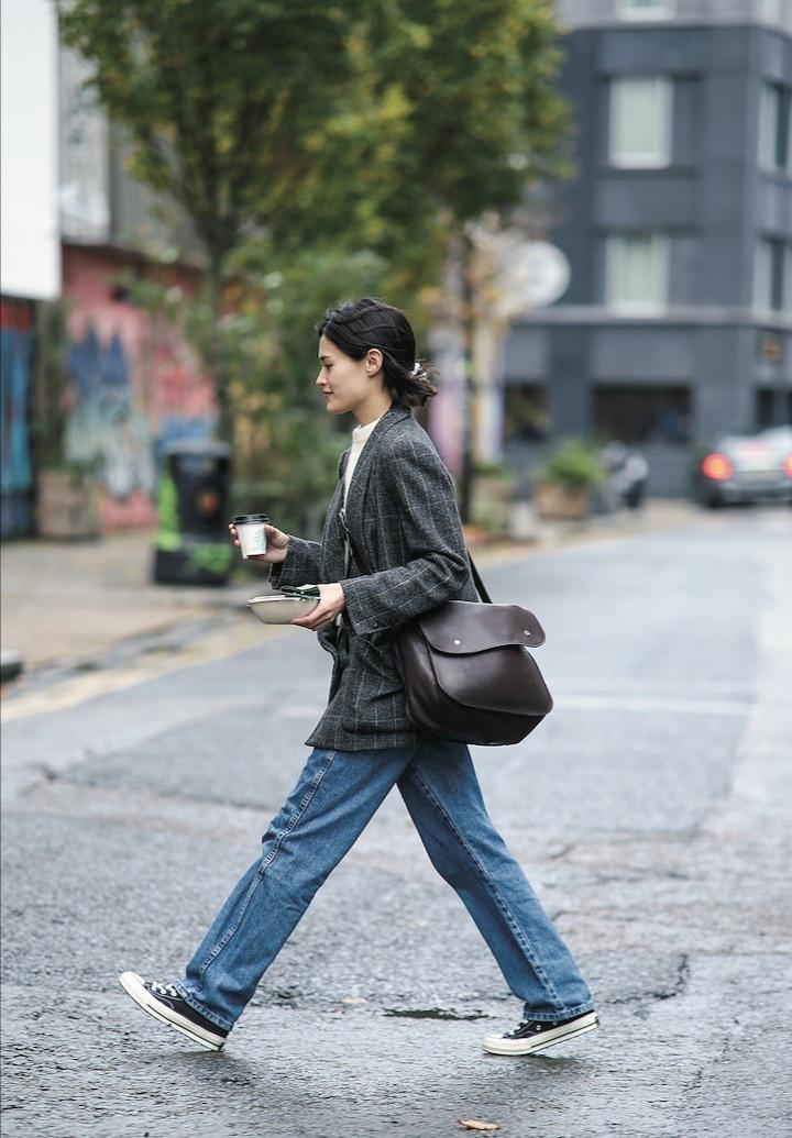 好看的高帮帆布鞋冬季搭配,今年爆款长靴低跟