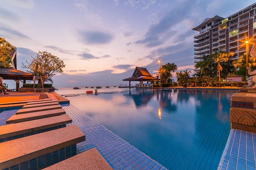 六悦·海尚湾畔酒店，入住海景房与大海零距离，户户阳台大浴缸