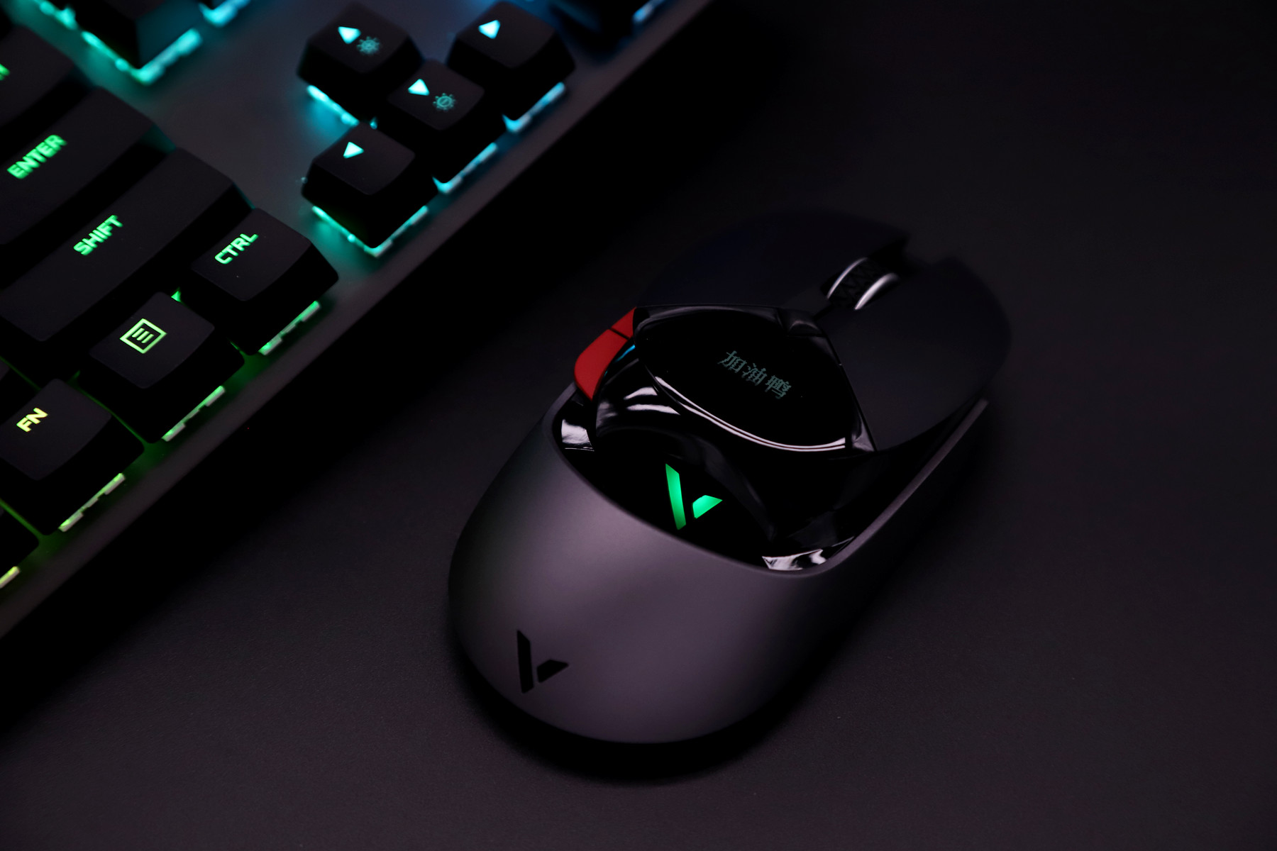 雷柏vt950无线游戏鼠标评测真香,一款自带屏幕的游戏鼠标雷柏vt960