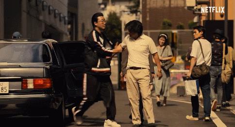 他拍过100多部电影,他拍了很多部电影英文