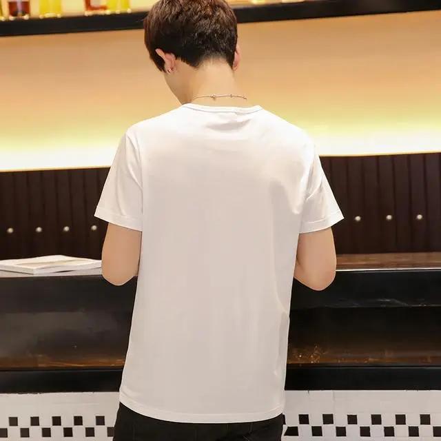 哇塞！43岁舅舅这样穿T恤，帅的让人心动，整条街回头率都归他