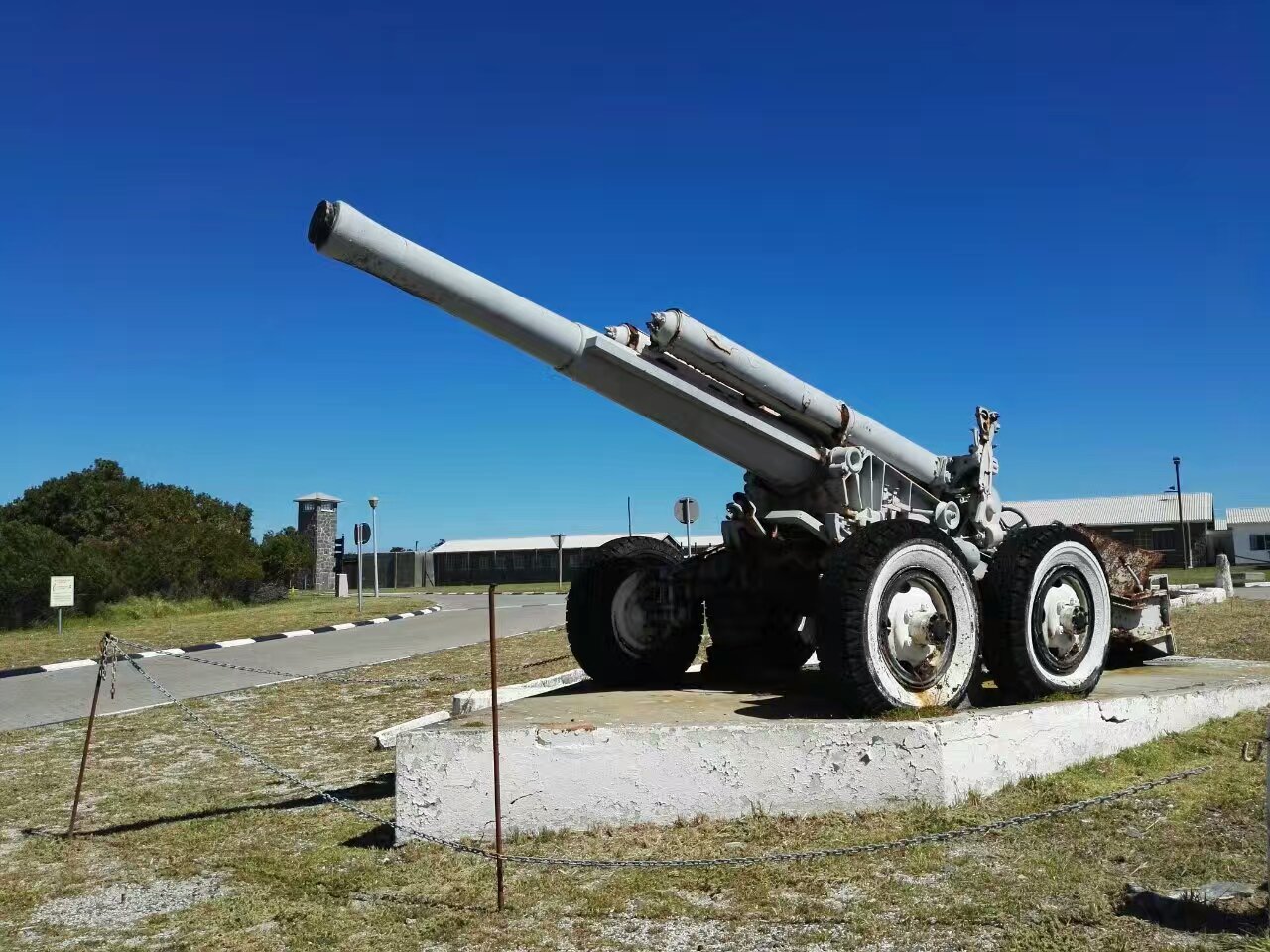 曼德拉在监狱多少年,南非总统曼德拉罗本岛