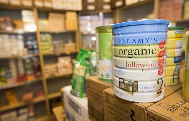 澳洲华人在超市买奶粉被骂,澳大利亚情侣超市买奶粉被骂