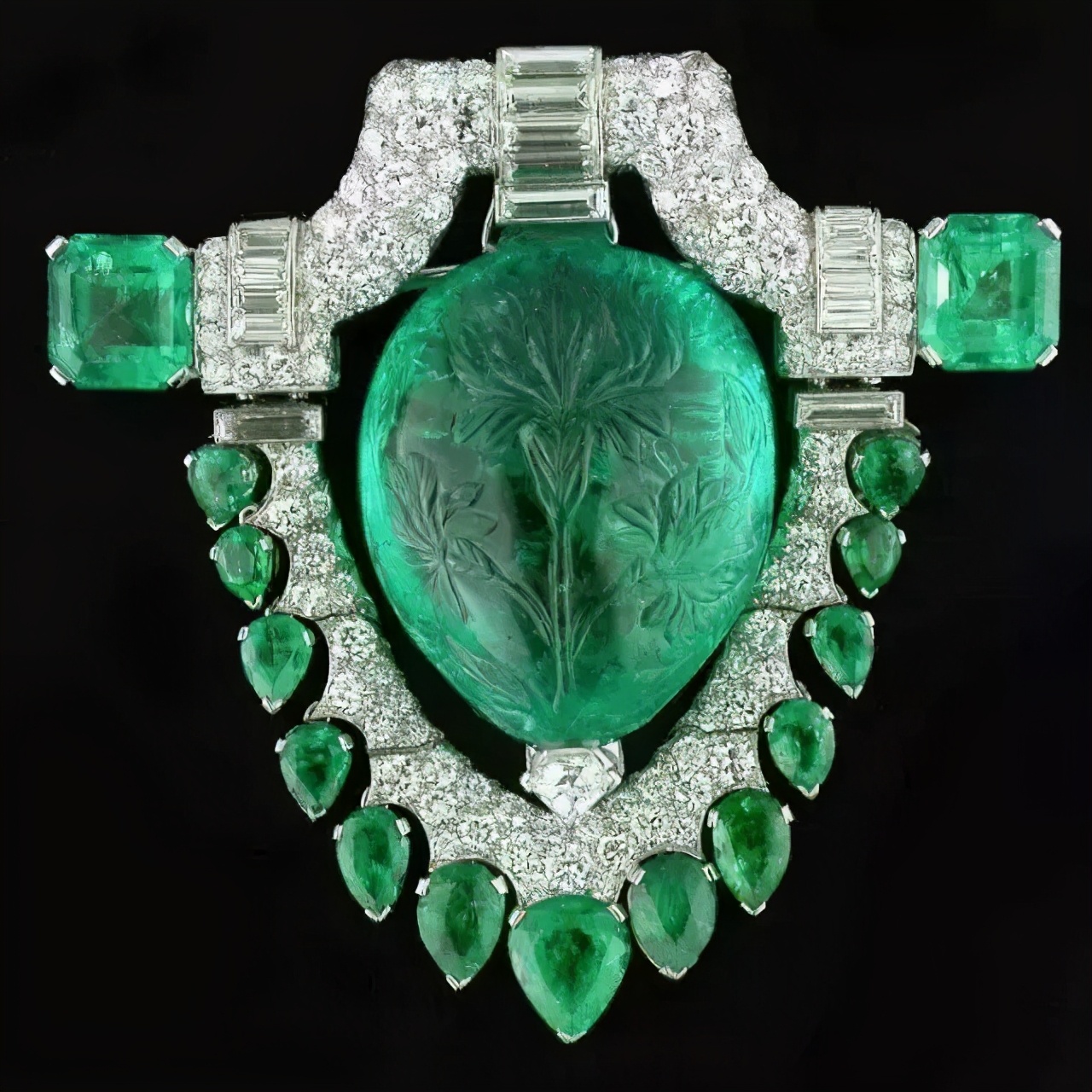 特朗普为三任美女老婆买大钻戒,可比竞选总统“认真”多了