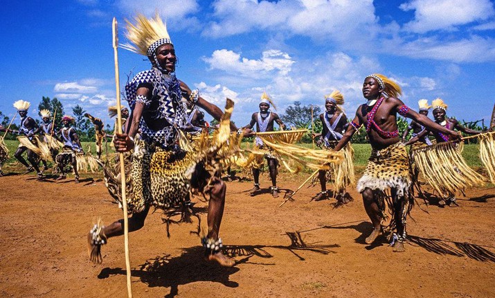 各俱乐部足球文化,足球俱乐部队徽有英文字母