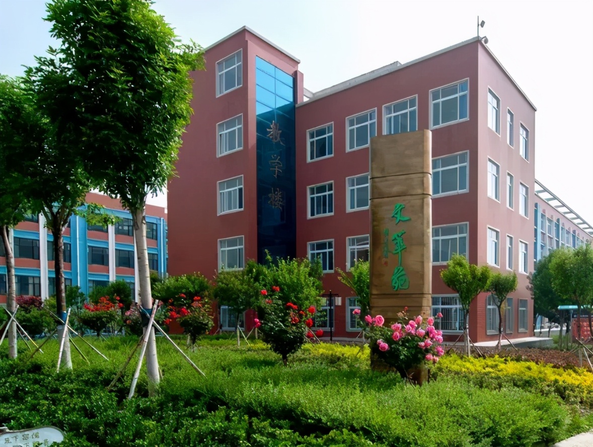 山东工业技师学院一年多少钱,山东工业技师学院2023招生简章