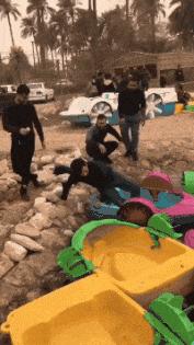 搞笑gif妹子的内心是崩溃的,搞笑gif妹子原来是个逗比