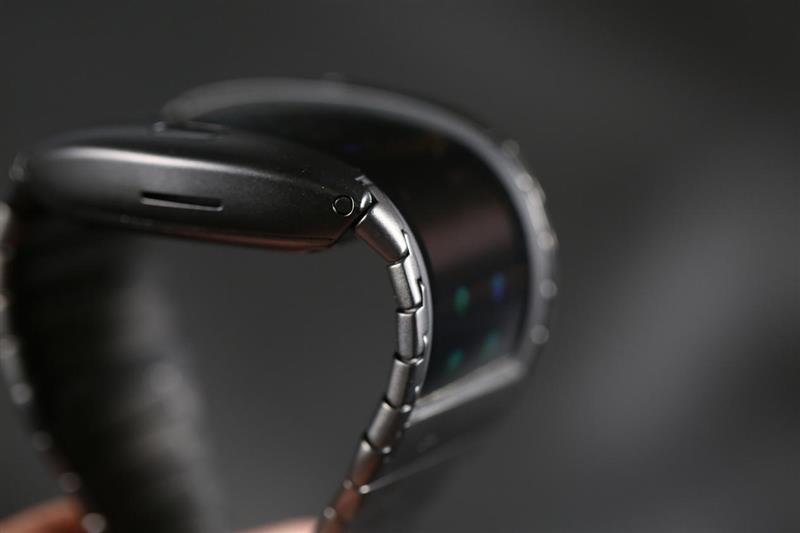 厉害啦！折叠屏努比亚腕机阿尔法评测：钢铁侠的技能被它实现