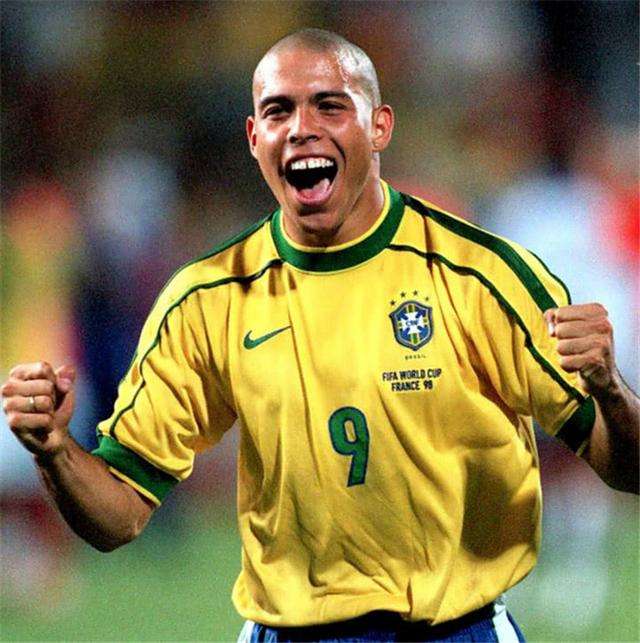 足球感人十大催泪解说,天下足球十大催泪解说词