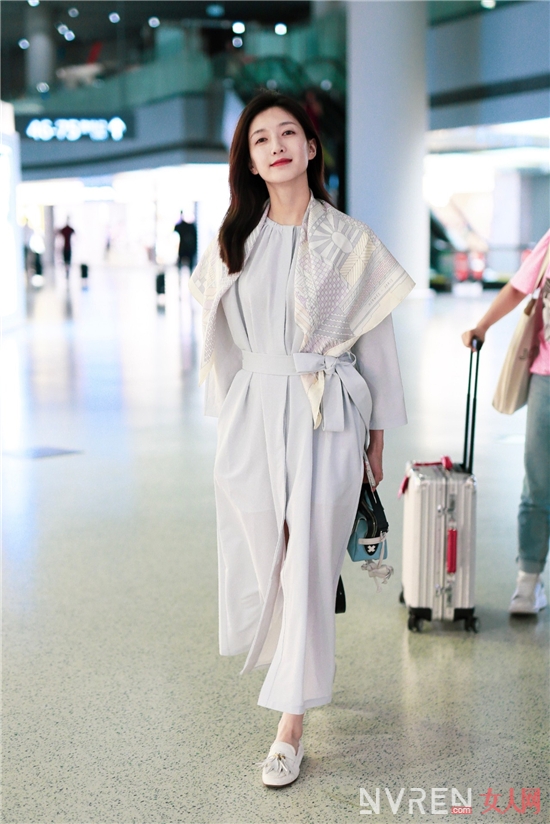 不同女明星的时尚街拍,女明星高清街拍