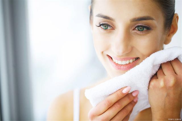 热水洗脸更好还是冷水洗脸更好,到底用冷水洗脸好还是热水洗脸好