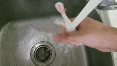 电动牙刷一般怎么充电 (电动牙刷一般怎么充电的)