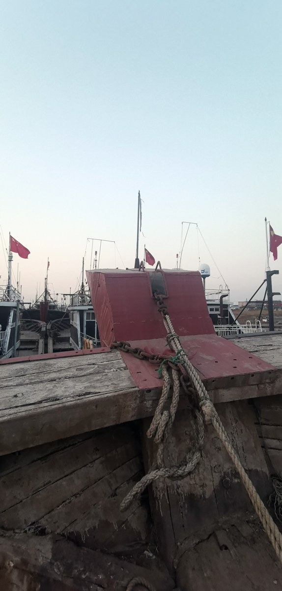 摄影：静静的渤海湾（捞鱼尖村渔船码头）