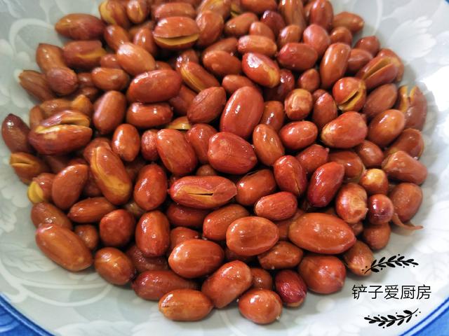 掌握这几步油炸花生米酥脆不回潮,油炸花生米有点潮不脆了如何补救