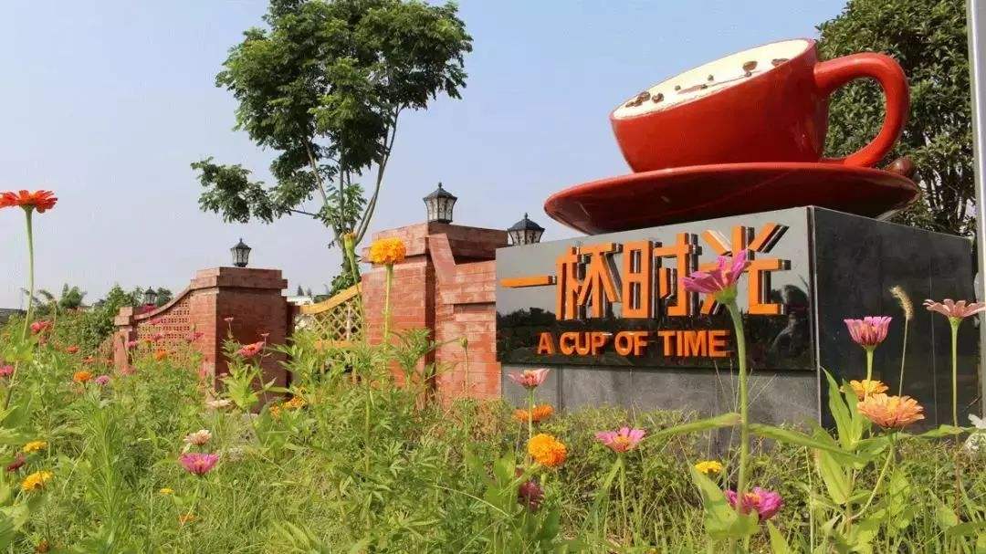 绉嬪ぉ鍦ㄦ枃浜哄ⅷ瀹㈢殑绗斾笅,绉嬪ぉ鍦ㄨ瘲浜虹殑璇楅噷