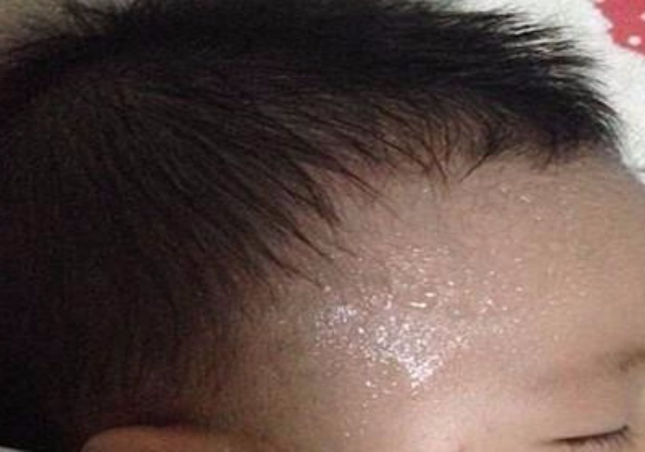 宝宝睡觉出汗一招缓解,产妇睡觉爱出汗怎么缓解