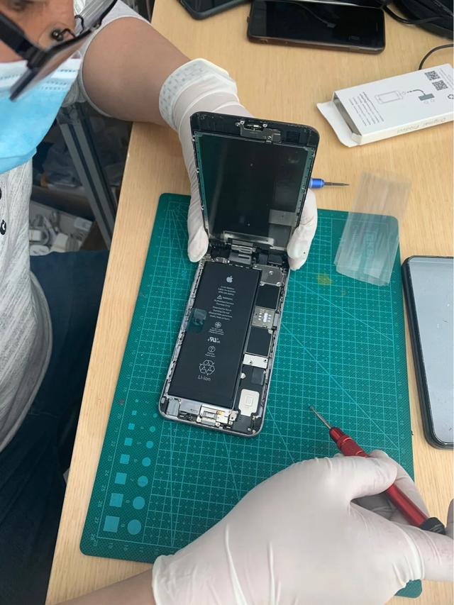 苹果手机怎么换电芯全过程,苹果手机如何换电池教程