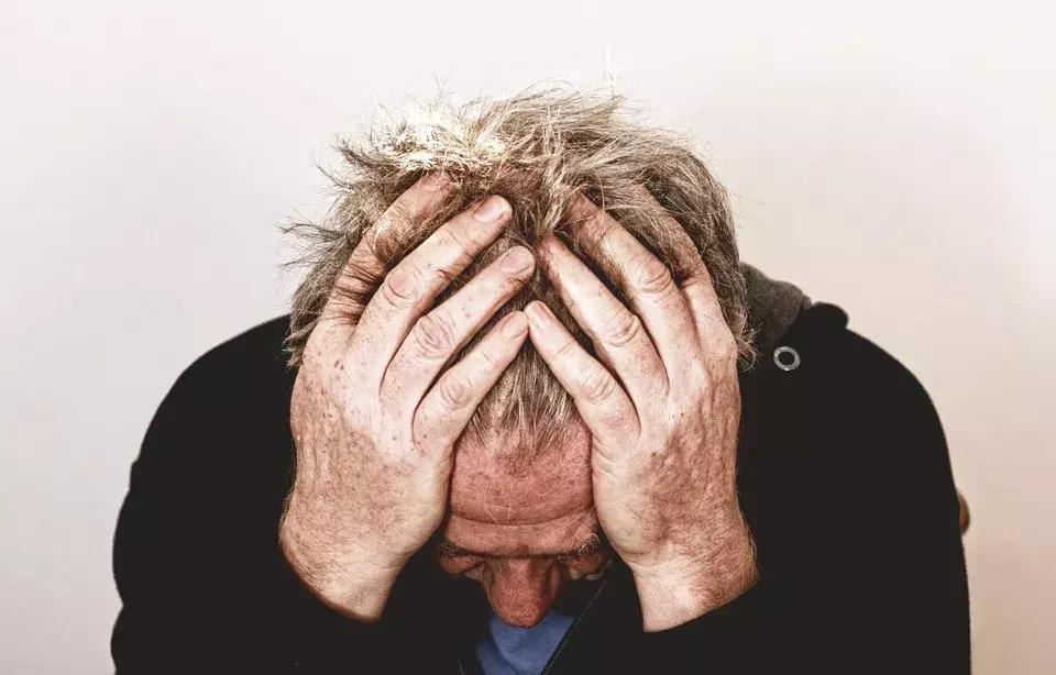 爱忘事是老年痴呆的前兆吗,延缓脑衰的10个方法